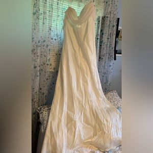 Beautiful ivory formal/prom/wedding 👰‍♀️ dress nwt ❤️😍